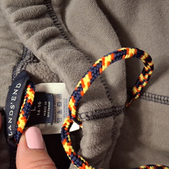 Lots of 2 sweat pants. Size 14-16 - Picture 11 of 13